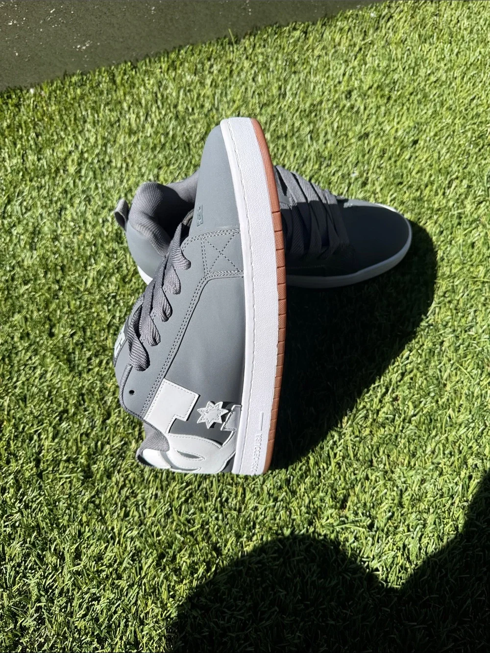 New mens DC Low-Top Skate Sneakers in Grey